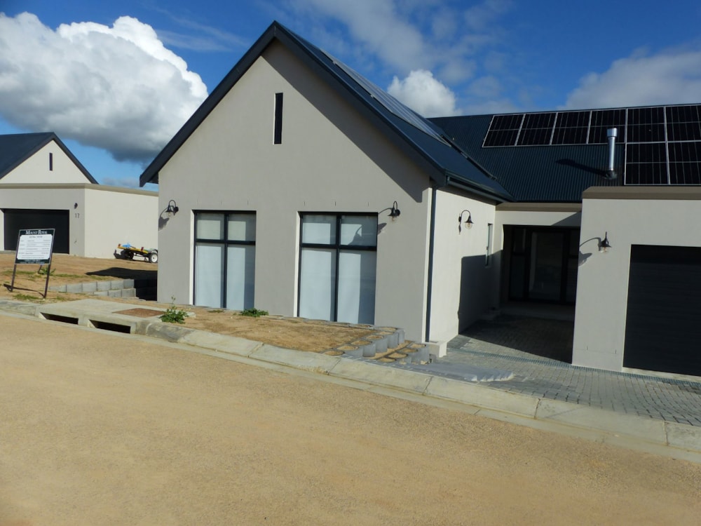 House to rent in Mount Royal Golf & Country Estate - 1SJ1714247 House to rent in Mount Royal Golf & Country Estate - 1SJ1714247