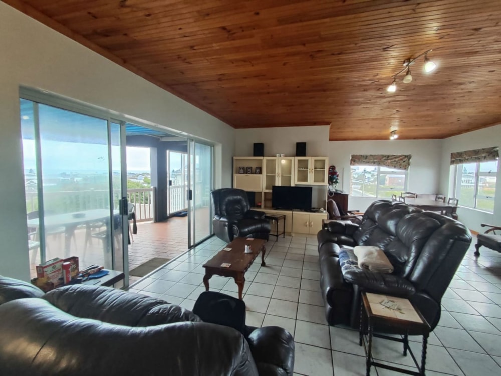 Double-storey house for sale in Struisbaai - 1SW1684598 Double-storey house for sale in Struisbaai - 1SW1684598