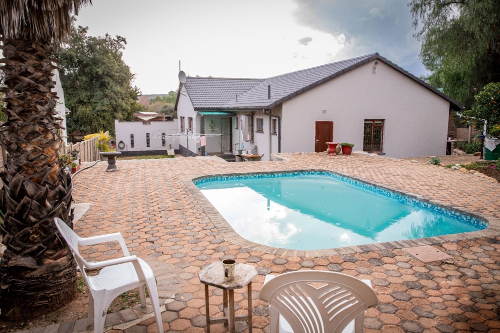 House for sale in Oudtshoorn North - 1OU1706379