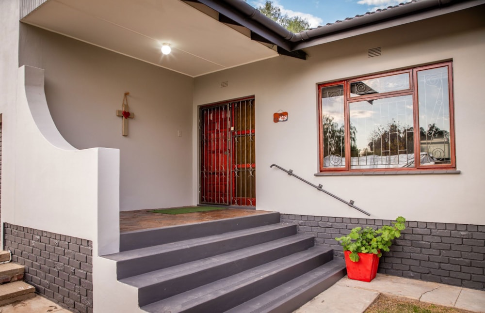 House for sale in Oudtshoorn North - 1OU1706379