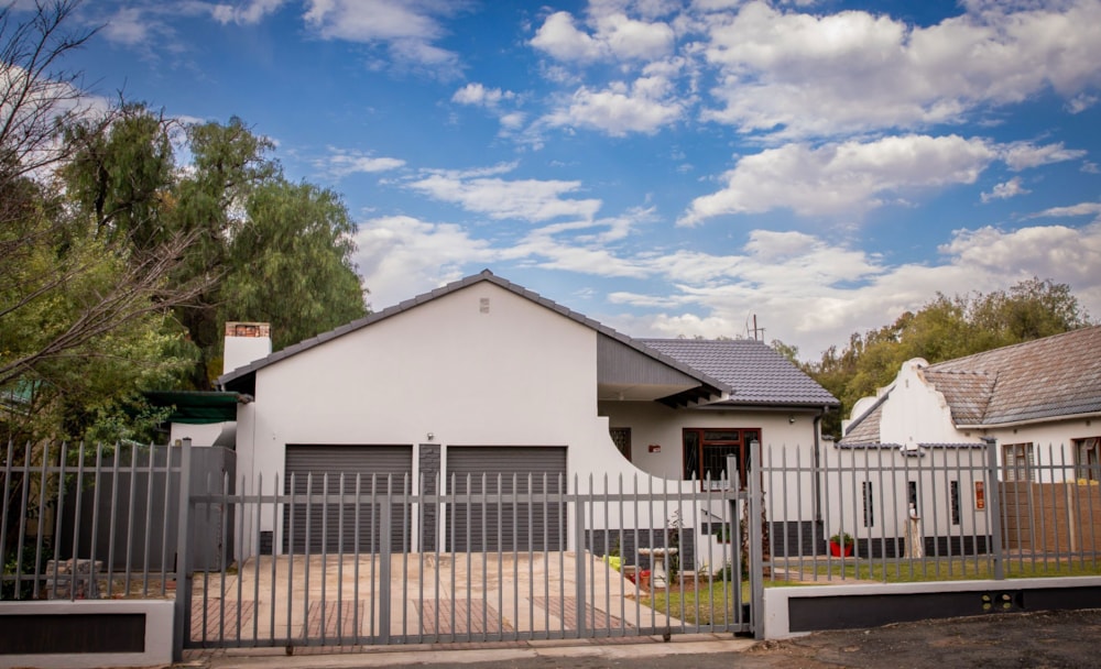 House for sale in Oudtshoorn North - 1OU1706379