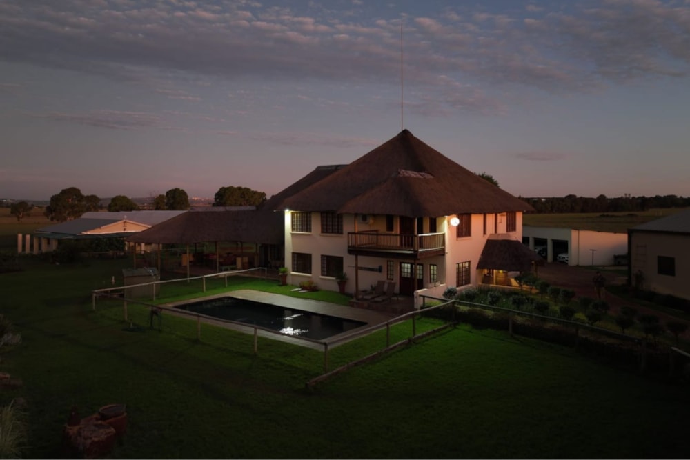 Mixed use farm for sale in Tarlton - 1KR1706311 Mixed use farm for sale in Tarlton - 1KR1706311