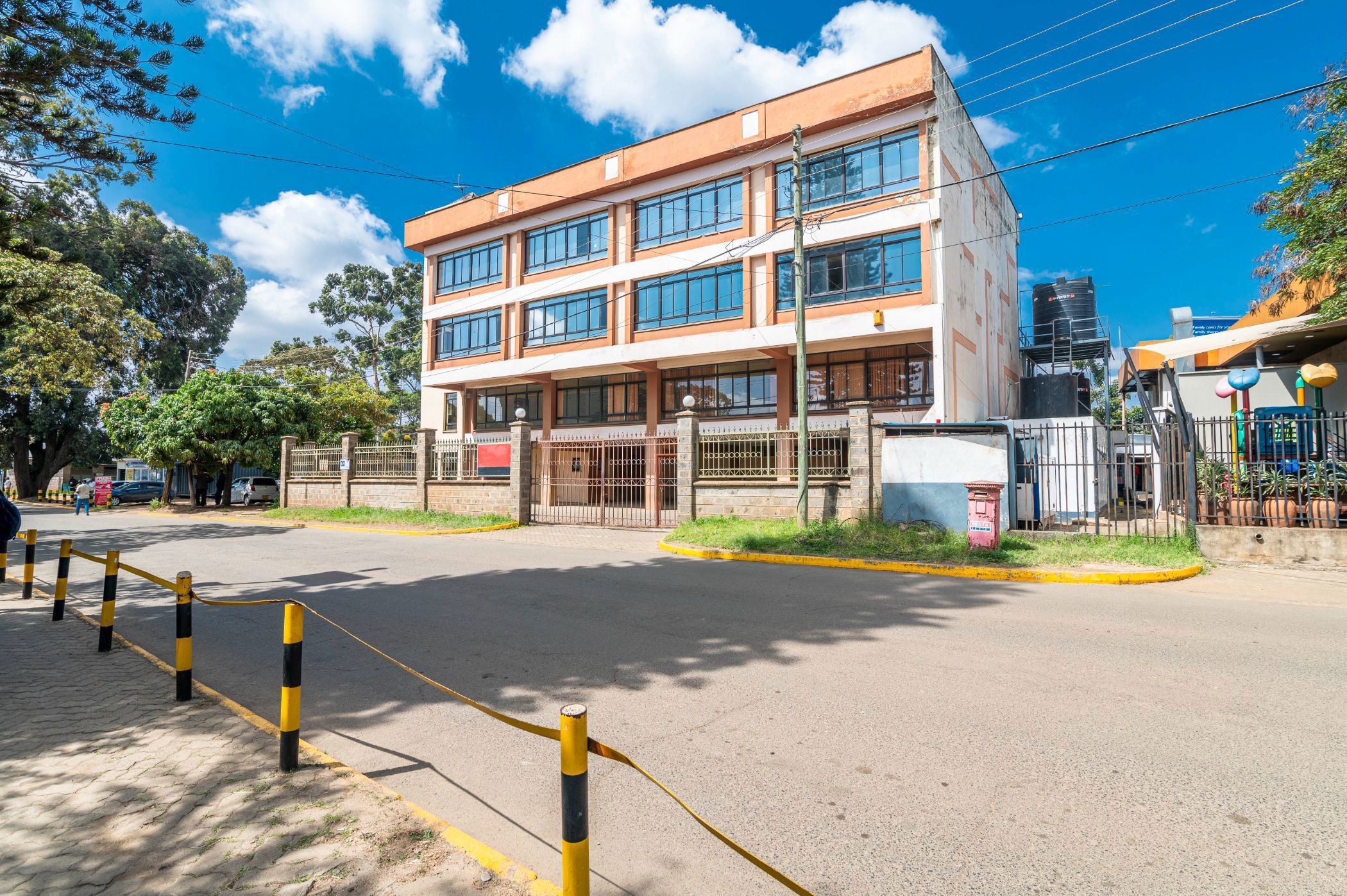 Commercial office to rent in Langata, Kenya - 3KE1706286