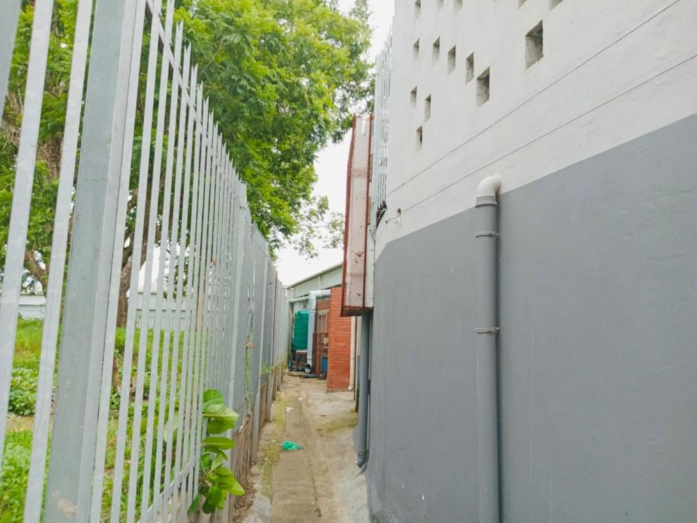 Commercial Building for sale in Mthatha - 1MH1707674 Commercial Building for sale in Mthatha - 1MH1707674