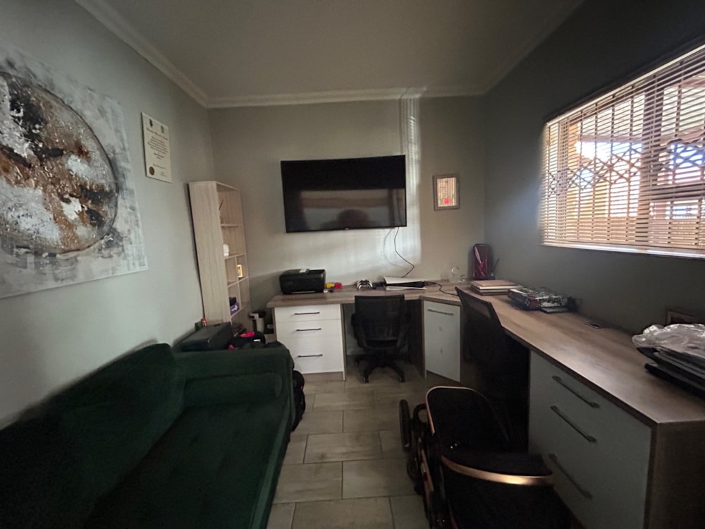 Townhouse to rent in Riviera, Kimberley - 1KJ1708011 Townhouse to rent in Riviera, Kimberley - 1KJ1708011