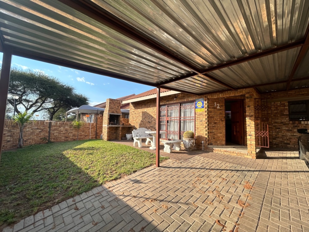 Townhouse to rent in Riviera, Kimberley - 1KJ1708011 Townhouse to rent in Riviera, Kimberley - 1KJ1708011