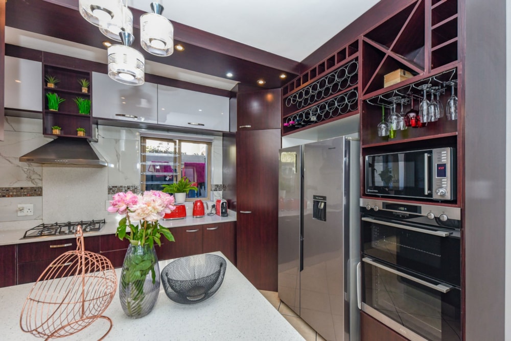 Cluster sold in North Riding - FW1706578 Cluster sold in North Riding - FW1706578