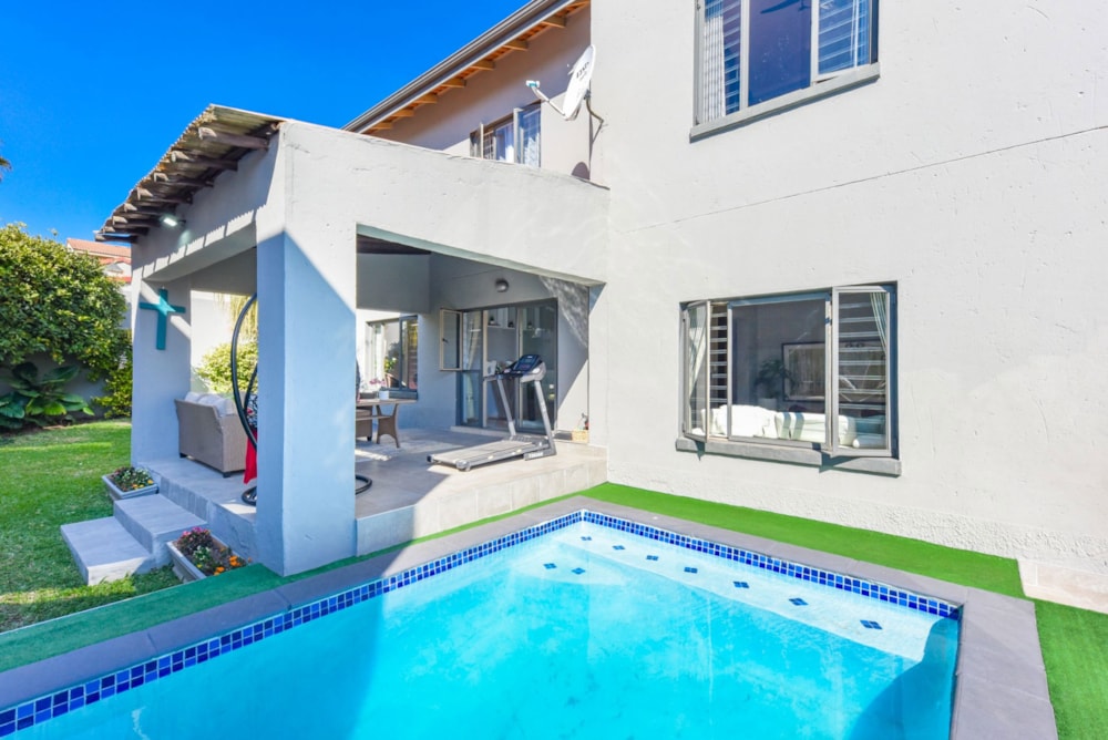 Cluster sold in North Riding - FW1706578 Cluster sold in North Riding - FW1706578