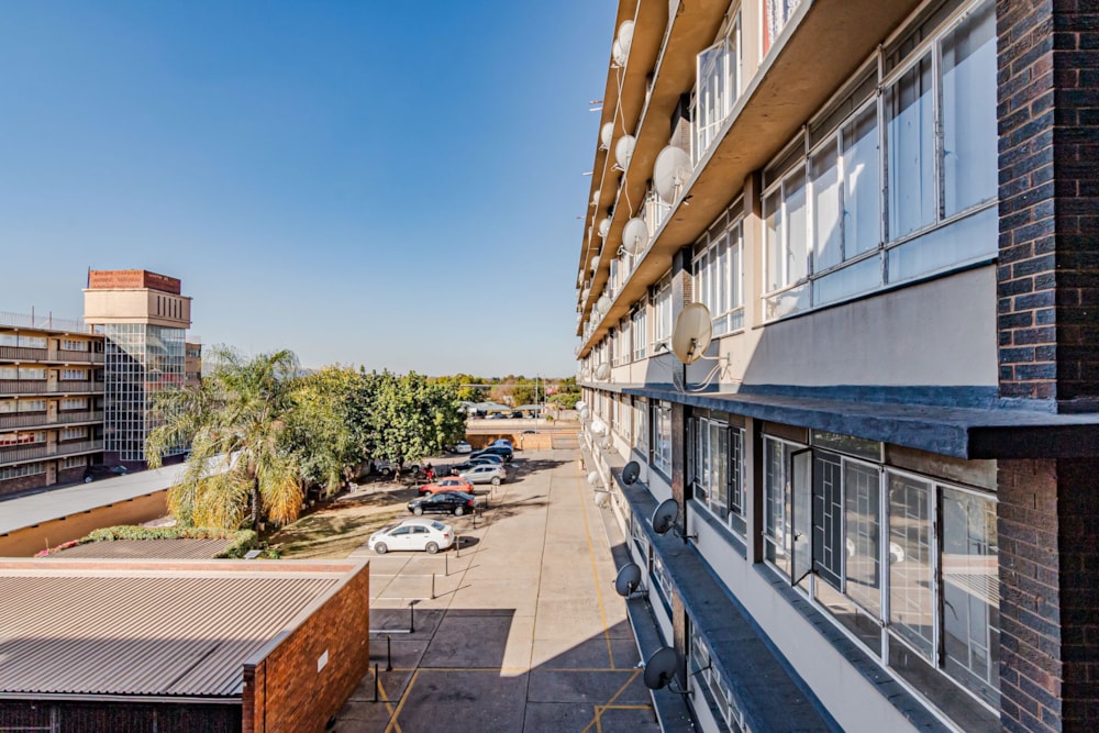 Bachelor apartment for sale in Eloffsdal, Pretoria North - PTM1705352 Bachelor apartment for sale in Eloffsdal, Pretoria North - PTM1705352