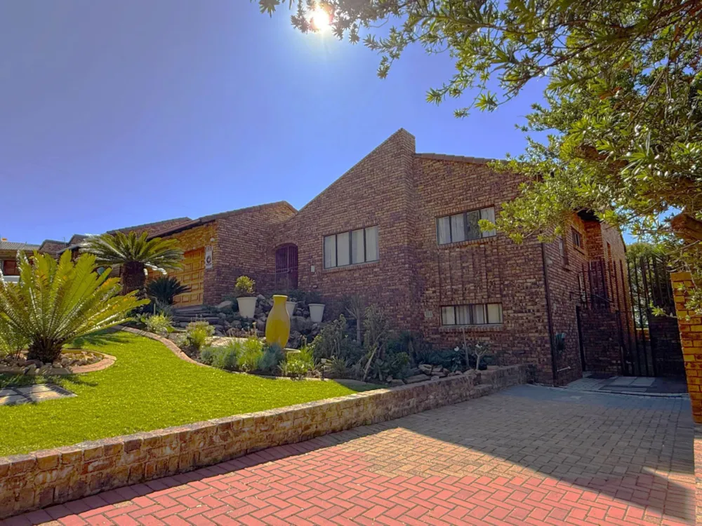 House for sale in Constantia Kloof - RAN1707308 House for sale in Constantia Kloof - RAN1707308