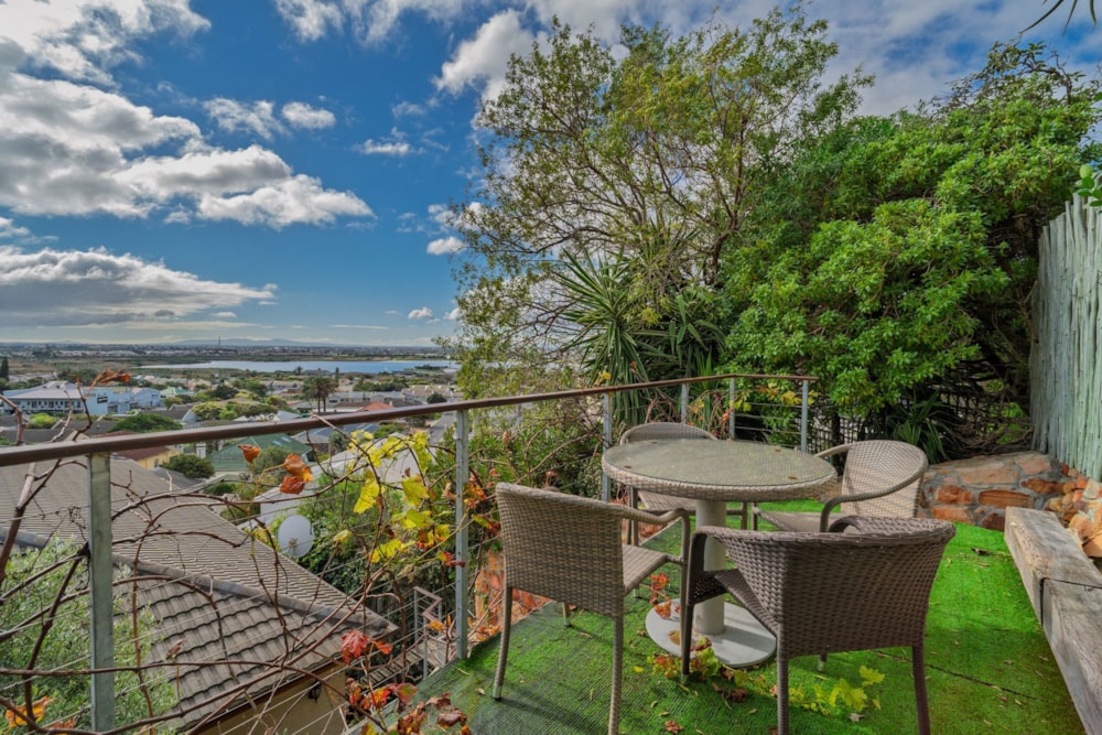House sold in Lakeside, Cape Town - FH1707074 House sold in Lakeside, Cape Town - FH1707074
