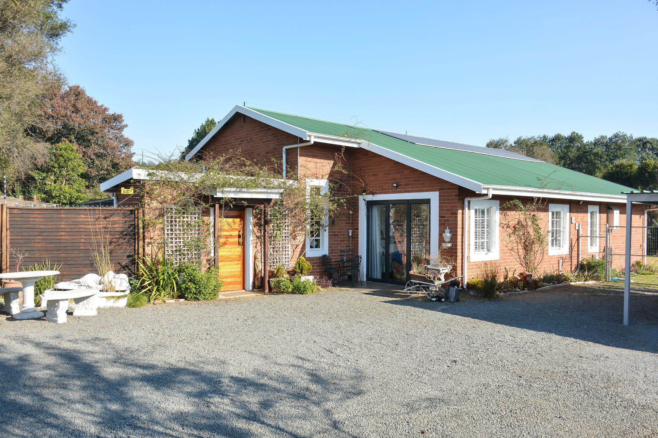 House sold in Hilton, KwaZulu-Natal - 1PM1706200