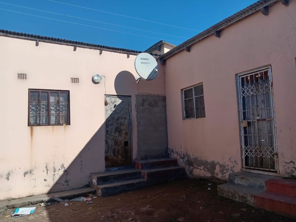 Commercial flats for sale in Ngangelizwe - 1MH1706125