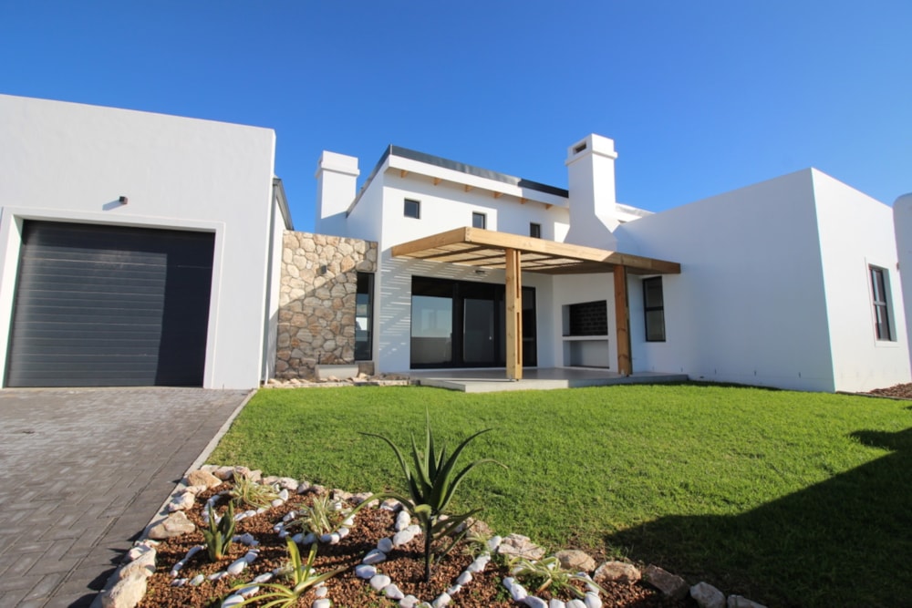 Single-storey house for sale in St Helena Views - LA1706127