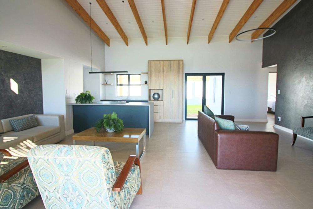 Single-storey house for sale in St Helena Views - LA1706127