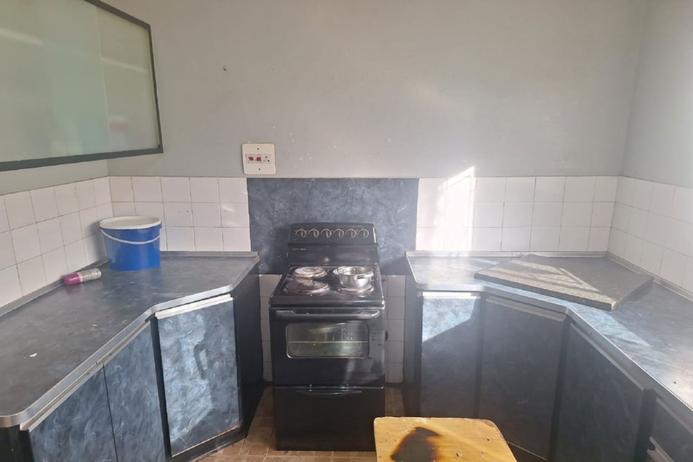 House for sale in Beitbridge, Zimbabwe - 3ZB1706144 House for sale in Beitbridge, Zimbabwe - 3ZB1706144