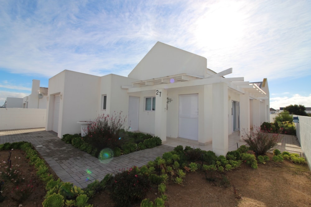 Single-storey house for sale in Britannia Bay - LA1706269 Single-storey house for sale in Britannia Bay - LA1706269