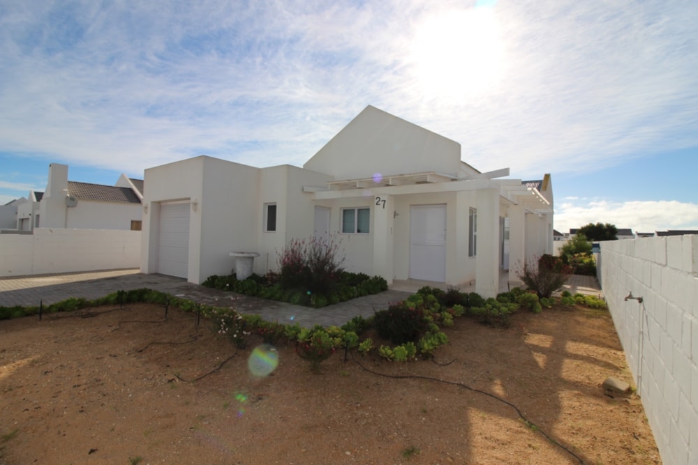 Single-storey house for sale in Britannia Bay - LA1706269 Single-storey house for sale in Britannia Bay - LA1706269