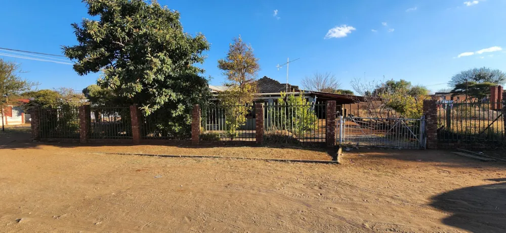 House for sale in Barkly West - 1KJ1708096 House for sale in Barkly West - 1KJ1708096
