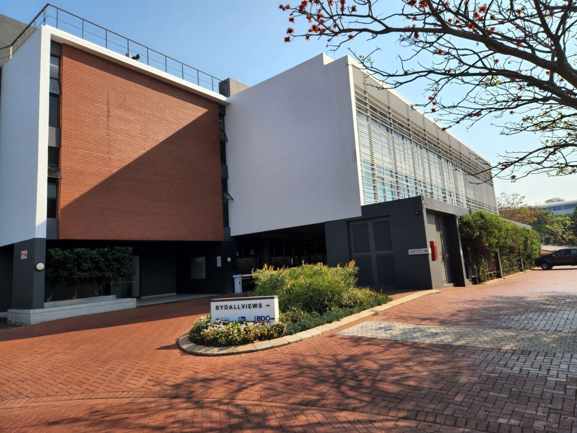 Commercial office to rent in La Lucia - 1ND1706208