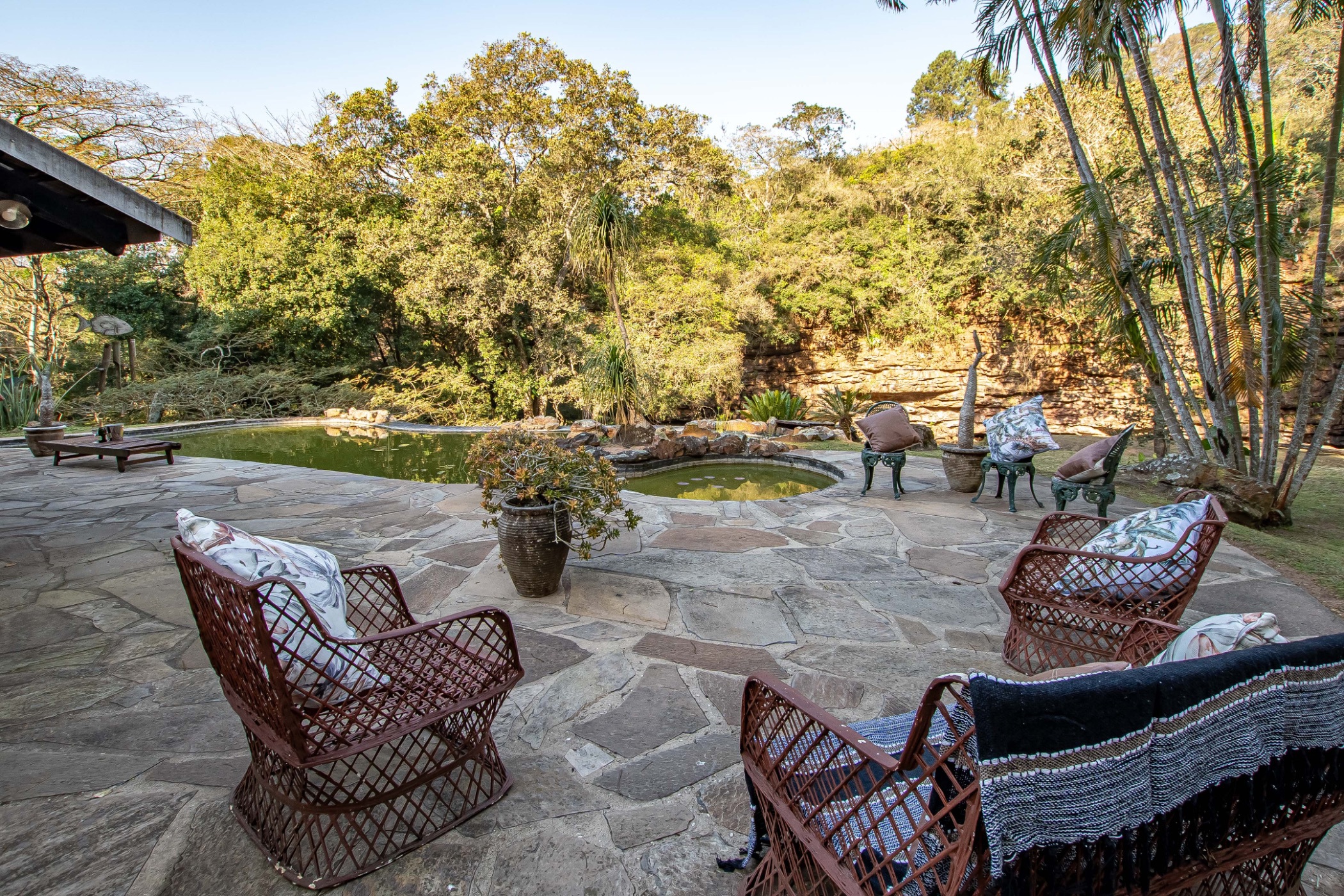 House for sale in Crestview - 1KF1733432