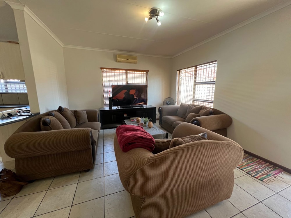 Security complex home for sale in Olyvenhoudtsdrift - 1KAH1709131