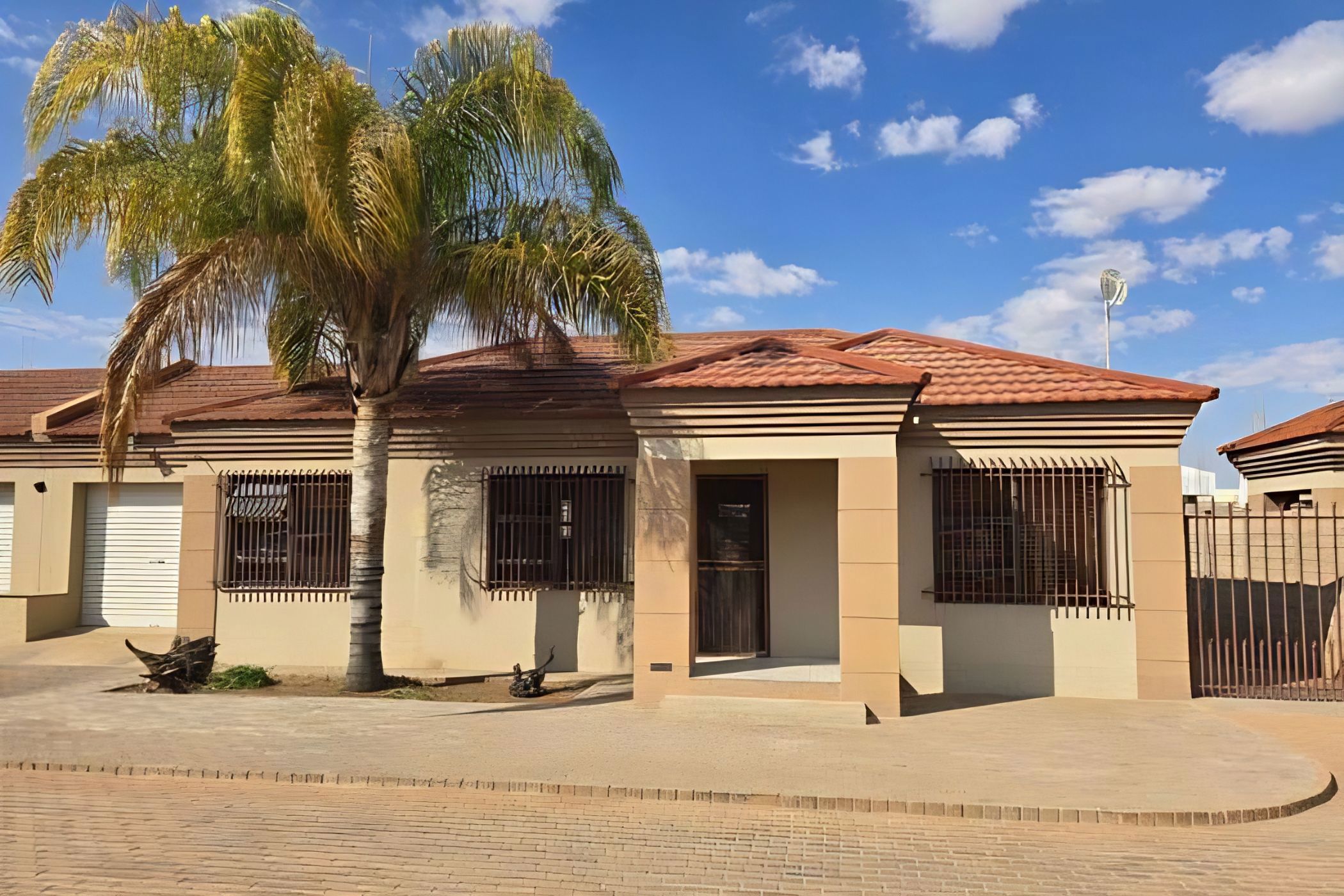 Security complex home for sale in Olyvenhoudtsdrift - 1KAH1709131