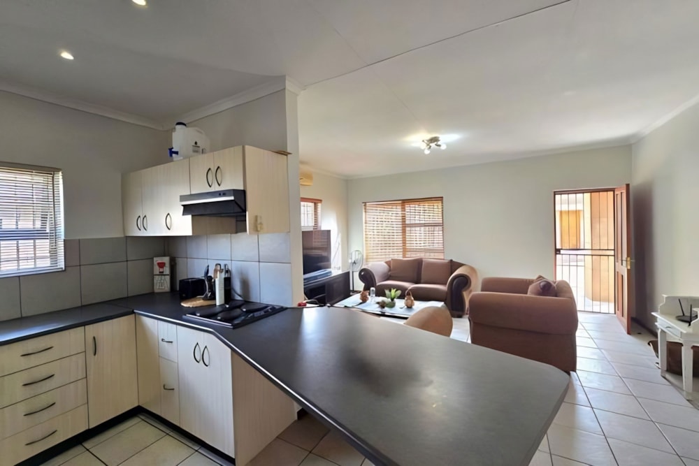 Security complex home for sale in Olyvenhoudtsdrift - 1KAH1709131