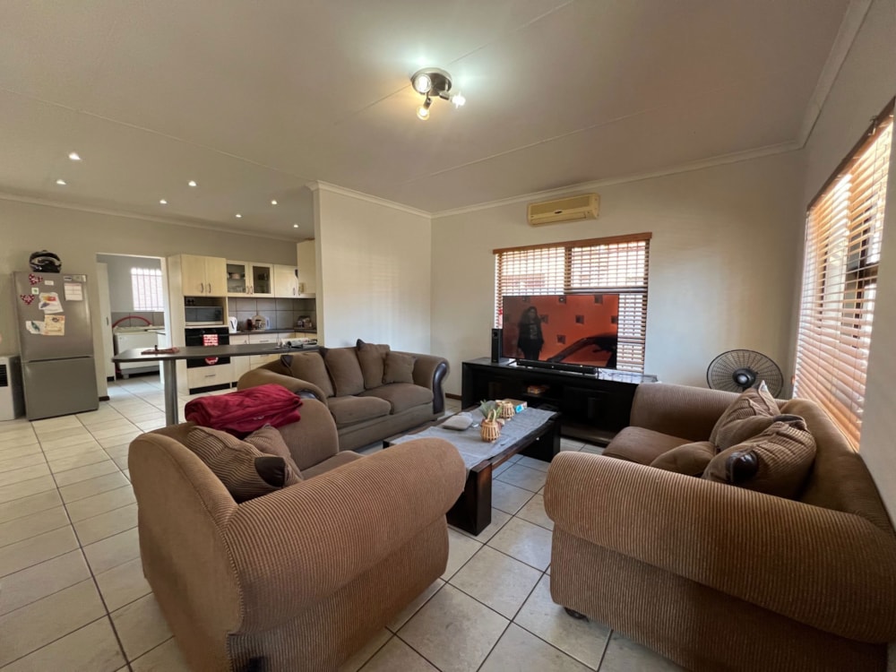 Security complex home for sale in Olyvenhoudtsdrift - 1KAH1709131