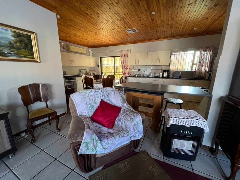 Security complex home for sale in Olyvenhoudtsdrift - 1KAH1706828