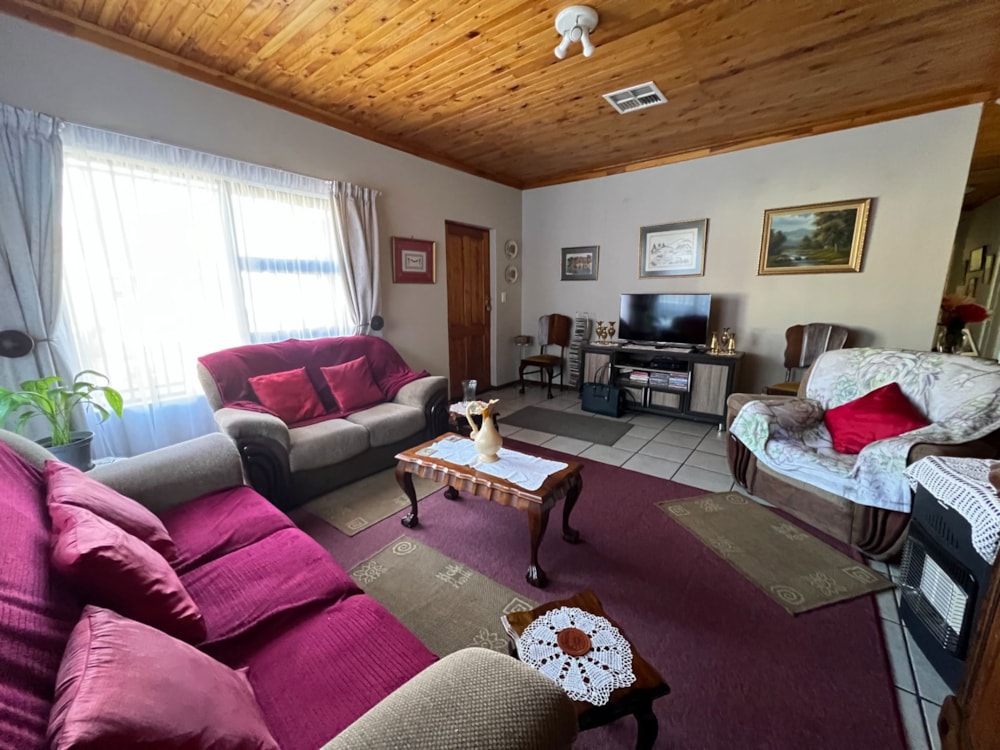 Security complex home for sale in Olyvenhoudtsdrift - 1KAH1706828