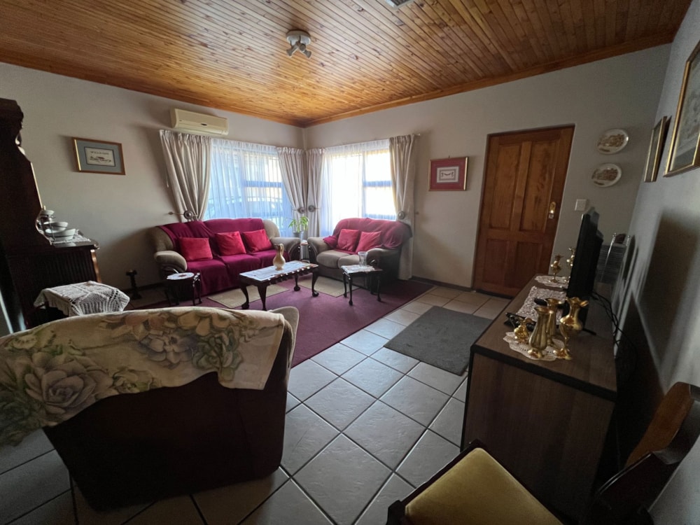 Security complex home for sale in Olyvenhoudtsdrift - 1KAH1706828