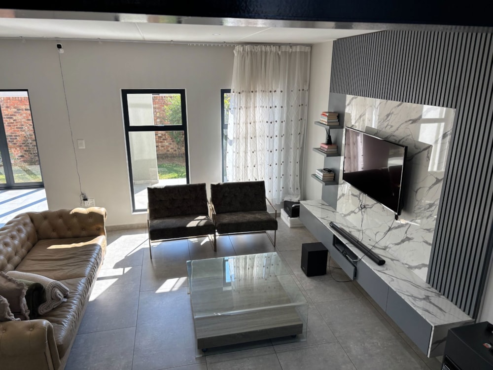 Double-storey cluster sold in Crowthorne - MR1706470