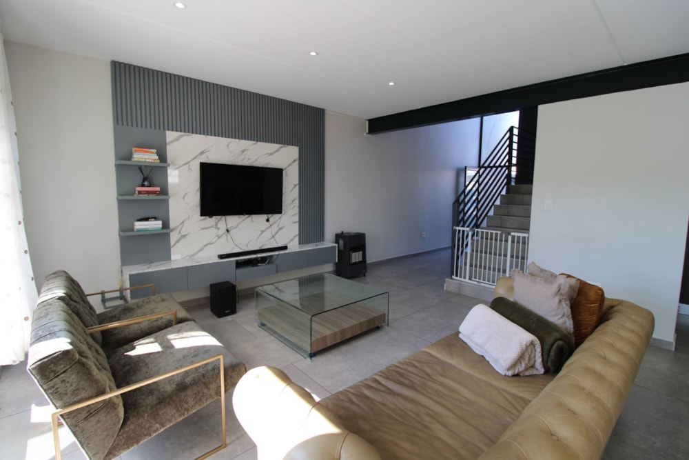 Double-storey cluster sold in Crowthorne - MR1706470