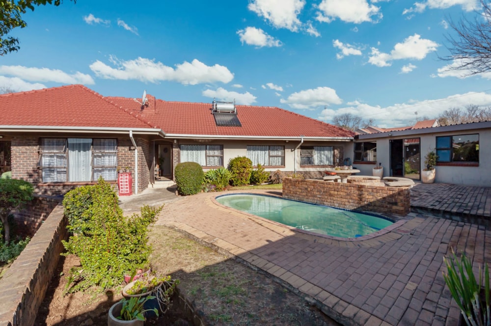 House for sale in Eastleigh - BED1706532 House for sale in Eastleigh - BED1706532