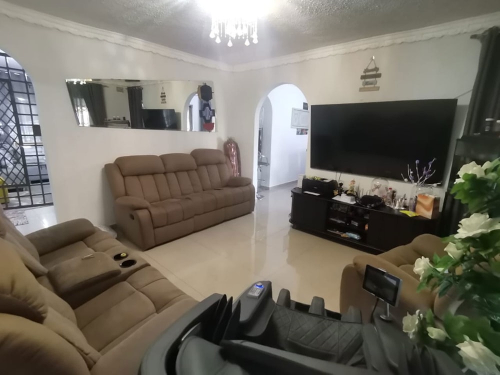 House for sale in Phoenix, KwaZulu-Natal - 1DA1706543