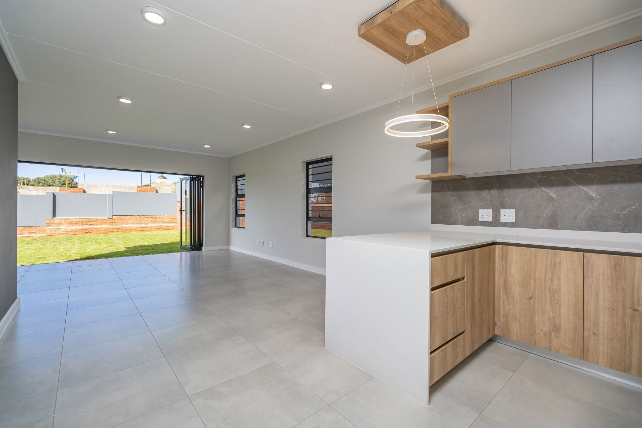 Townhouse to rent in Pinehaven - 1KR1706547