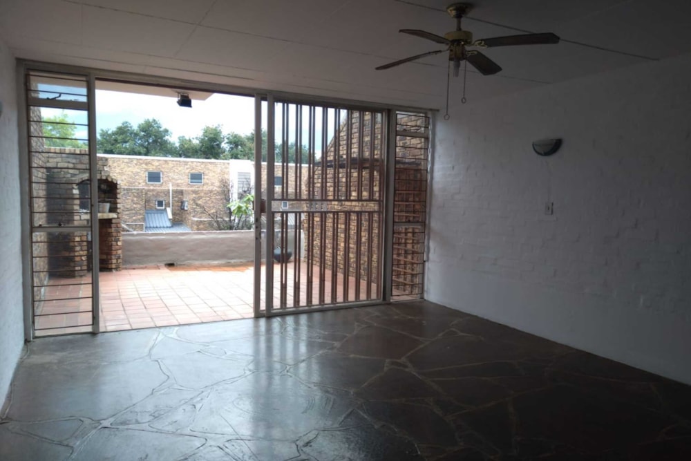 Townhouse for sale in Lyttelton Manor - CN1706569 Townhouse for sale in Lyttelton Manor - CN1706569