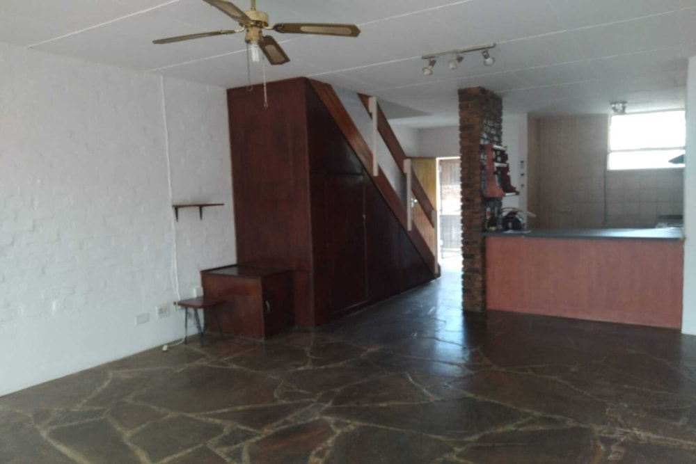 Townhouse for sale in Lyttelton Manor - CN1706569 Townhouse for sale in Lyttelton Manor - CN1706569