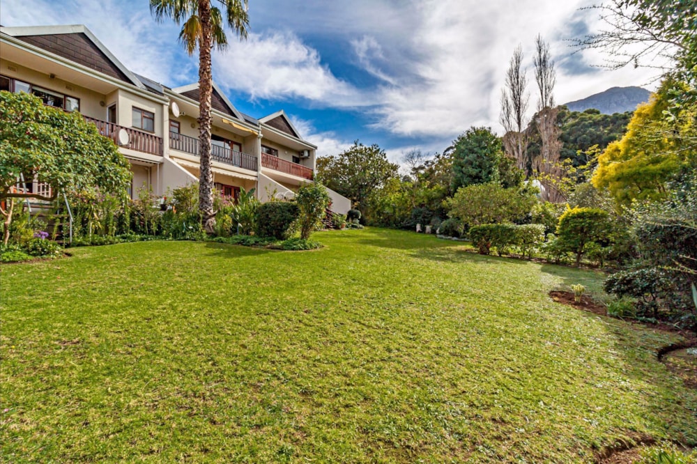 Semi-detached house let in Golden Hill - SWL1706613 Semi-detached house let in Golden Hill - SWL1706613