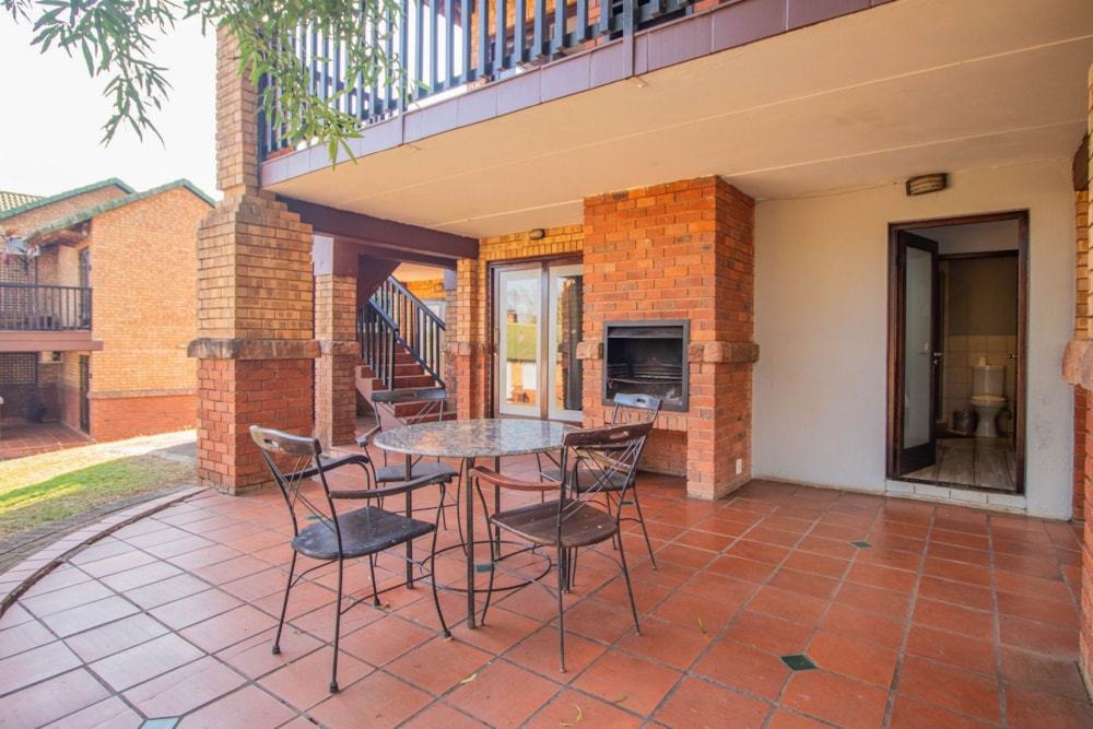 Security estate home for sale in White River - 1WR1706615