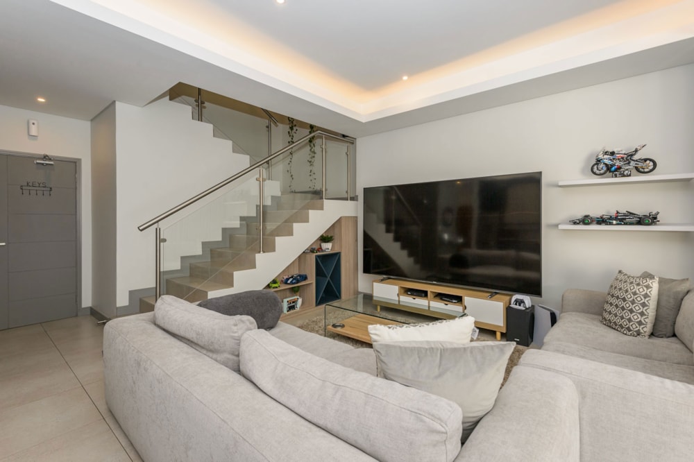 Townhouse to rent in Bryanston - JBL1739298