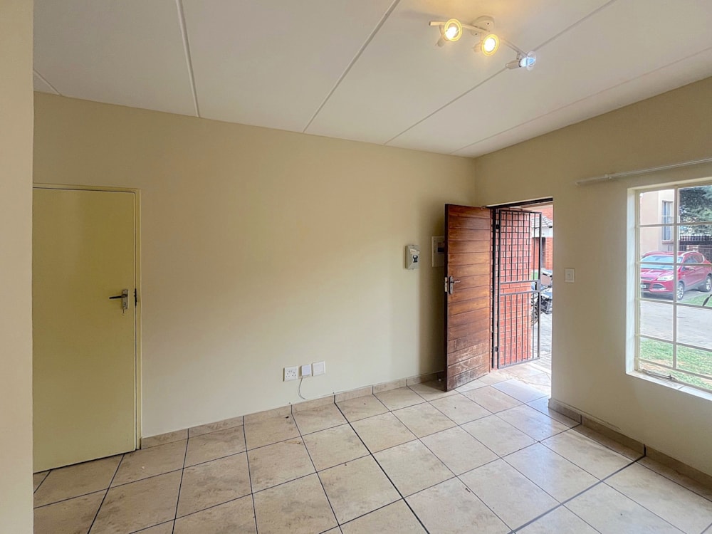 Security complex home to rent in Waterval East - 1RU1706740