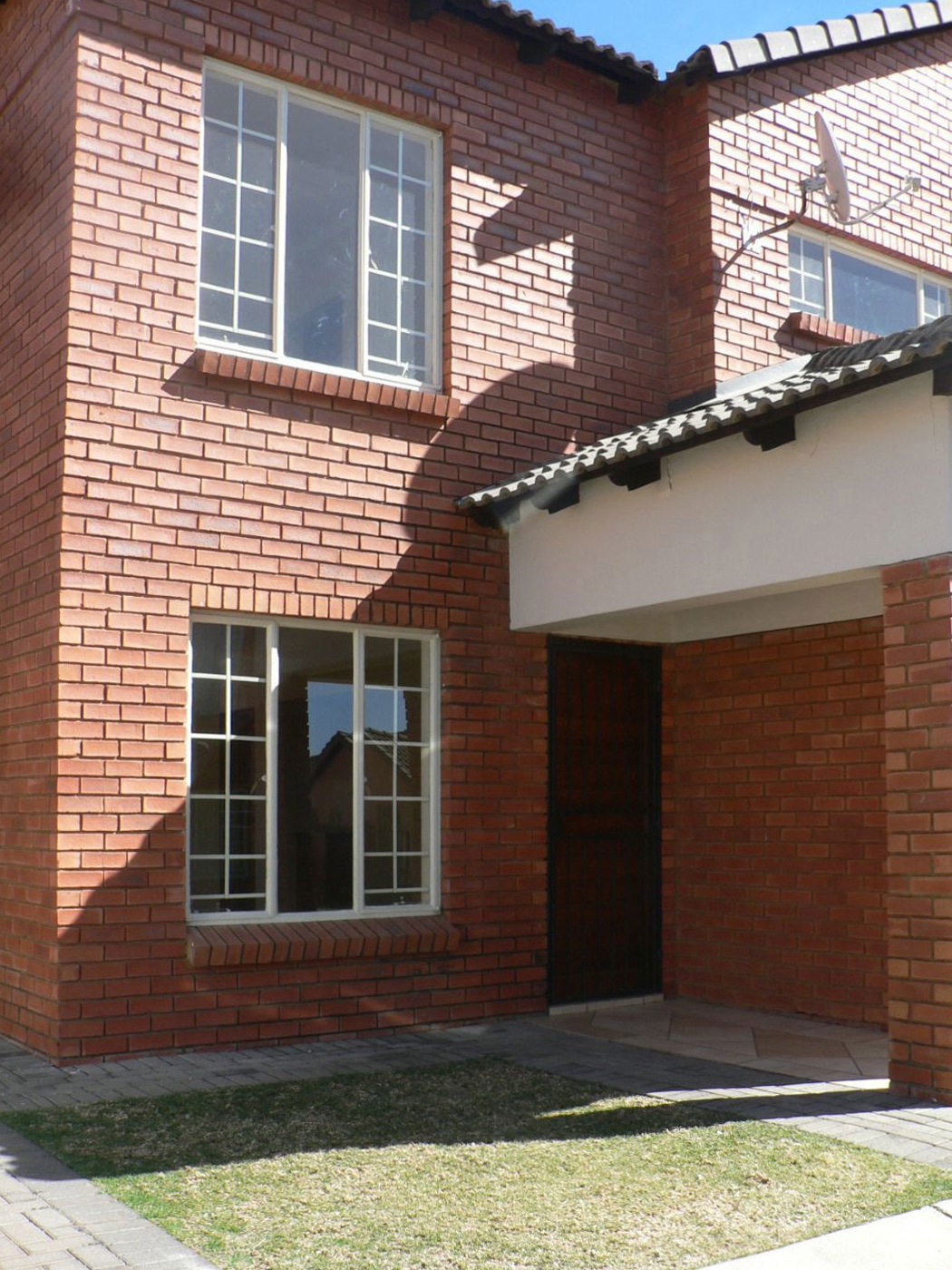 Security complex home to rent in Waterval East - 1RU1706740