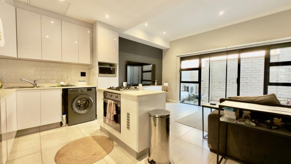 Townhouse for sale in Morningside, Durban - 1DA1706738 Townhouse for sale in Morningside, Durban - 1DA1706738