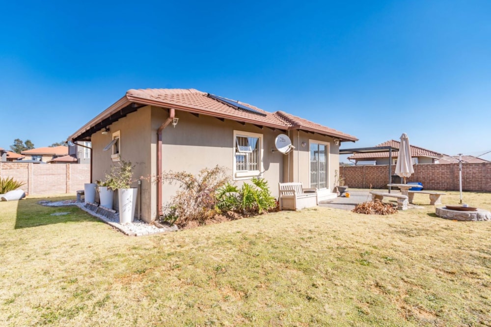 House for sale in Crystal Park - EN1706791 House for sale in Crystal Park - EN1706791