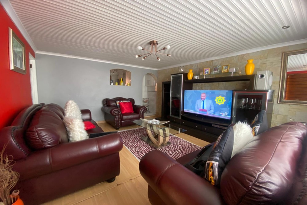 House for sale in KwaZakhele - 1PLZ1707043