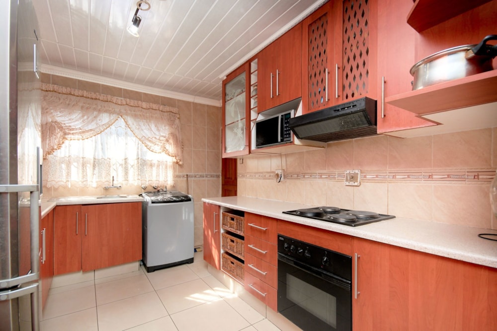 House for sale in Kagiso - 1KR1707485