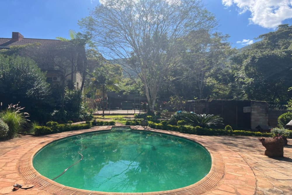 Double-storey house for sale in Mutare, Zimbabwe - 3ZB1706962