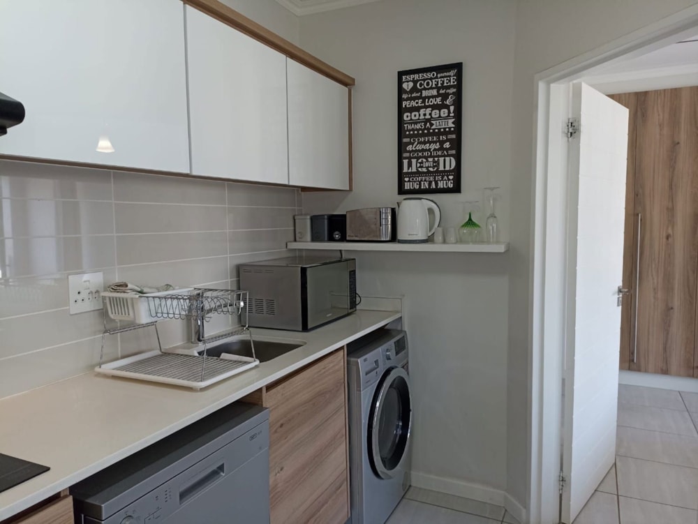 Apartment let in Waterfall, Midrand - MDL1707003